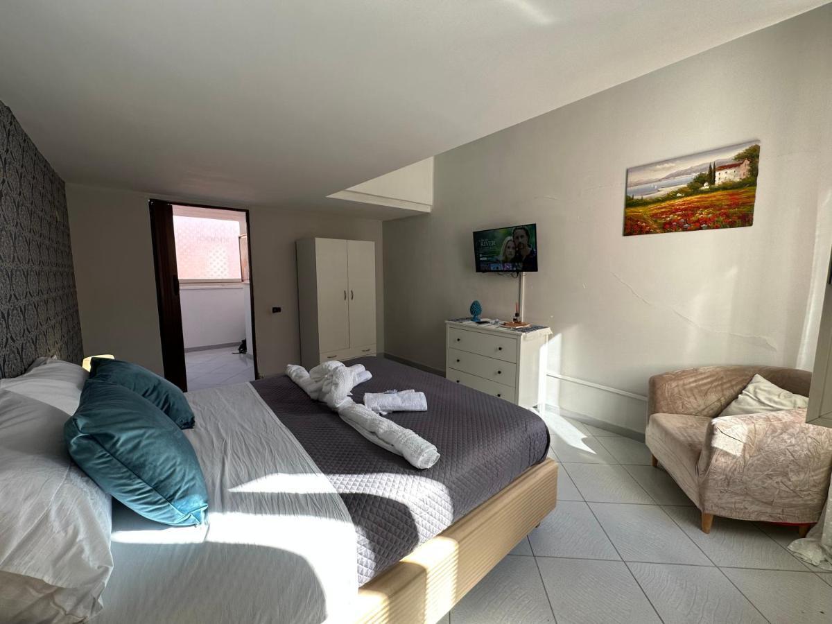 Scugnizzella Holiday House Apartman Nápoly Kültér fotó