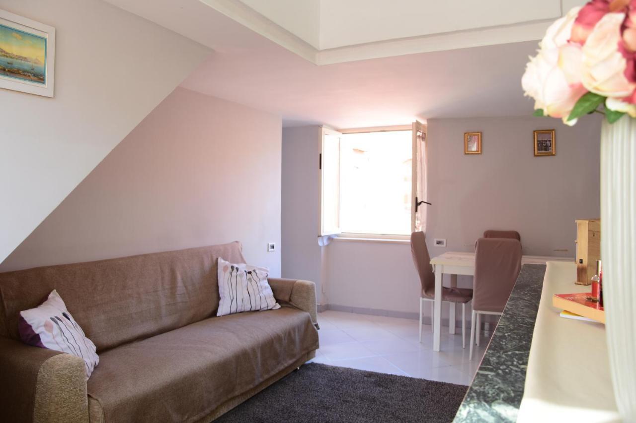 Scugnizzella Holiday House Apartman Nápoly Kültér fotó